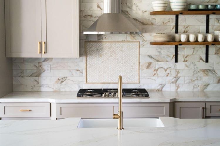 Luxury Kitchen Backsplashes – Are They A Good Idea?